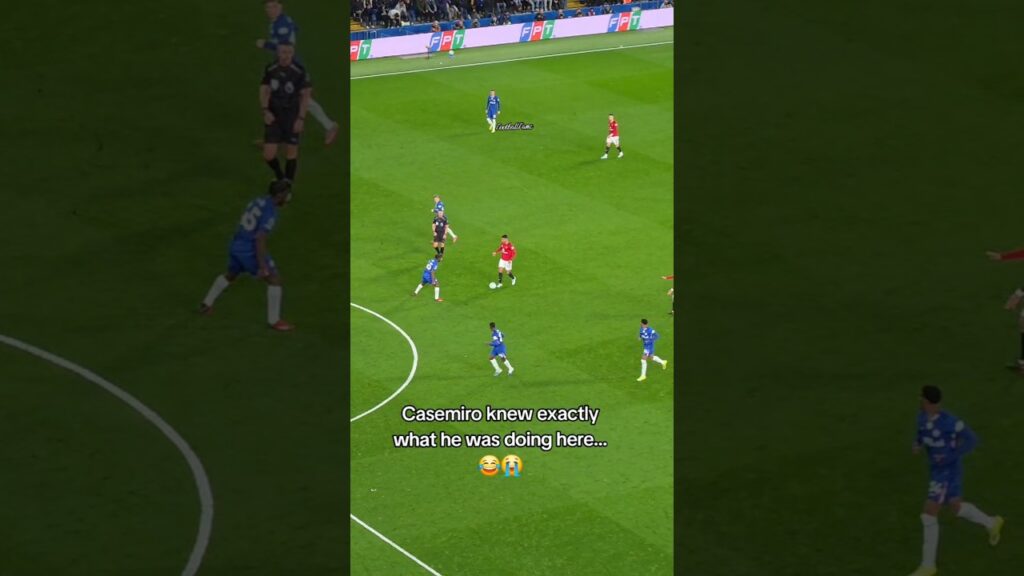 Casemiro knew exactly what he was doing here...😂😭 #football