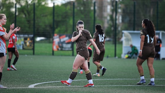Imagem do artigo:Sport London e Benfica 0 Brentford Women 10: Cheatley and Phillips hat-tricks as Bees hit double figures