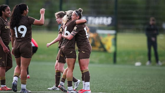 Imagem do artigo:Sport London e Benfica 0 Brentford Women 10: Cheatley and Phillips hat-tricks as Bees hit double figures