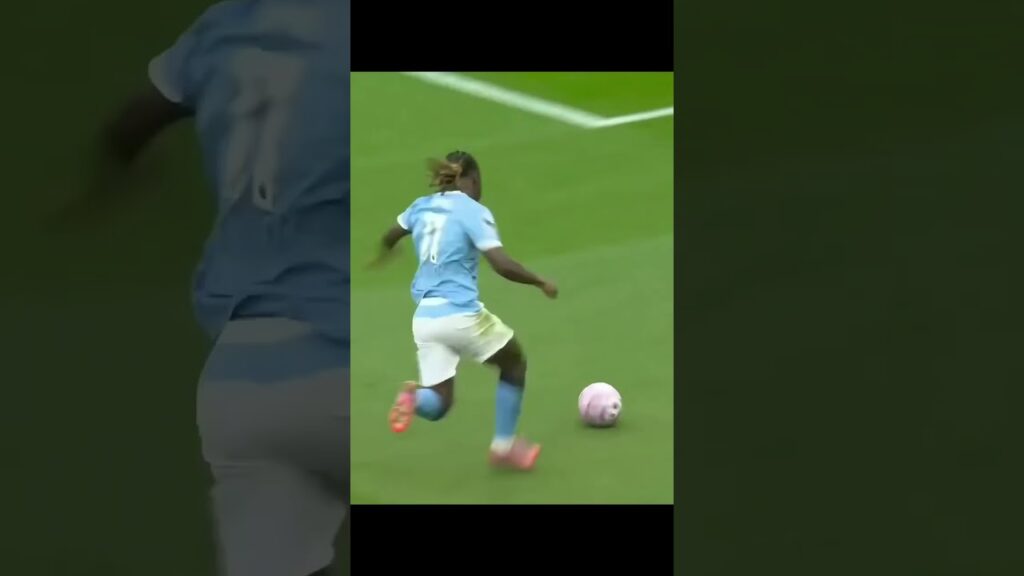 Jeremy Doku's dribbling and speed is inhumane #soccer #mancity #manchestercity #football