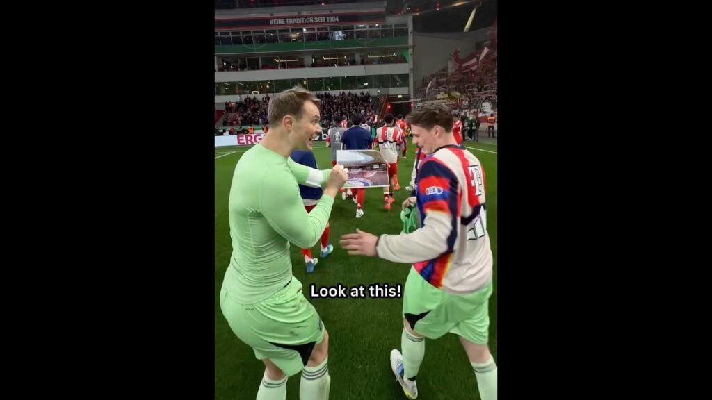 Manuel Neuer and Jonas Urbig happy after Bayer Leverkusen 0-2 Bayern | Pokal
