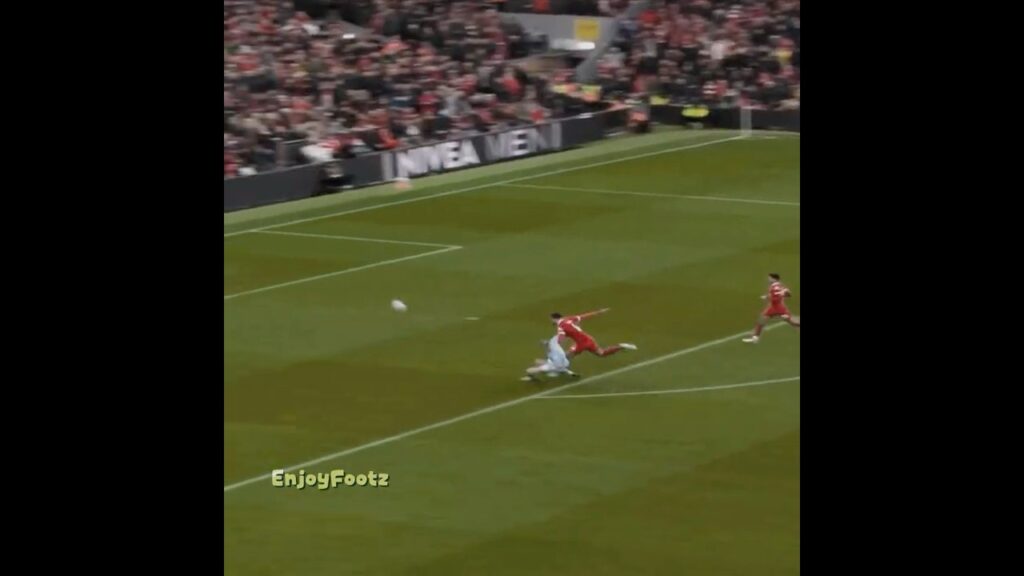 Van Dijk defending skills🧱🔥