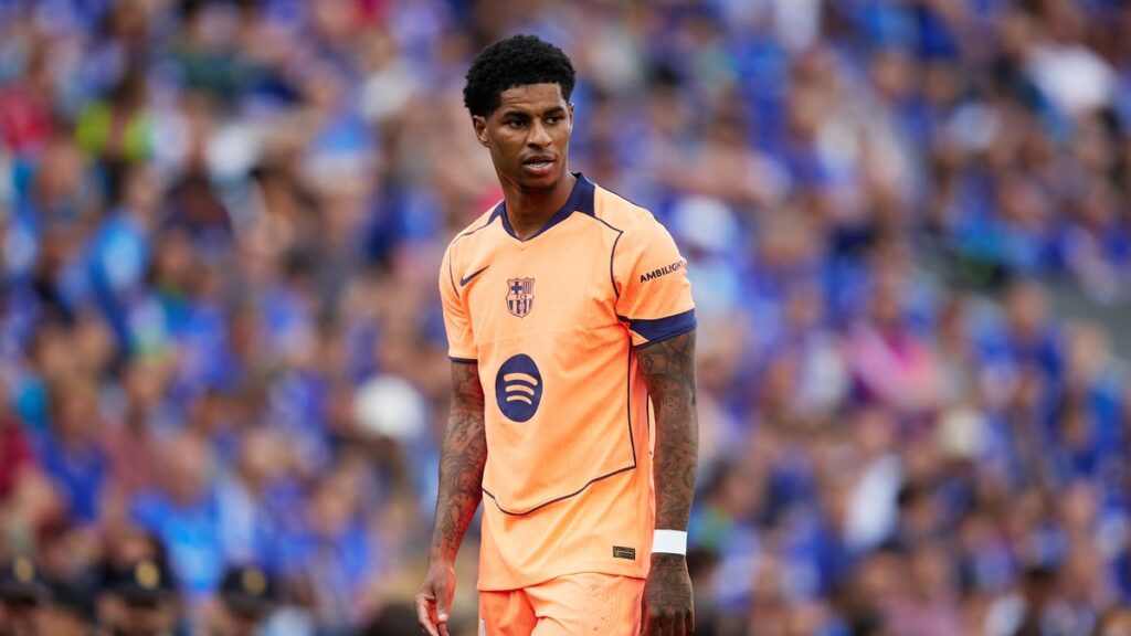 Marcus Rashford hits back at Barcelona transfer rumours with perfect response