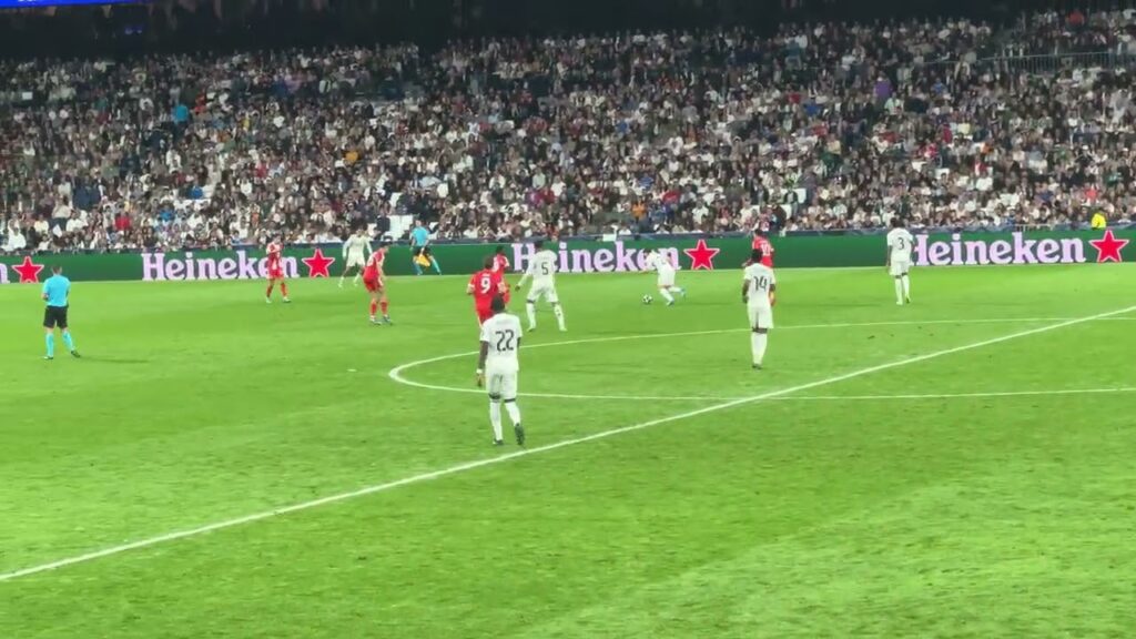 Upamecano vs Mbappé Raw Stadium Angle