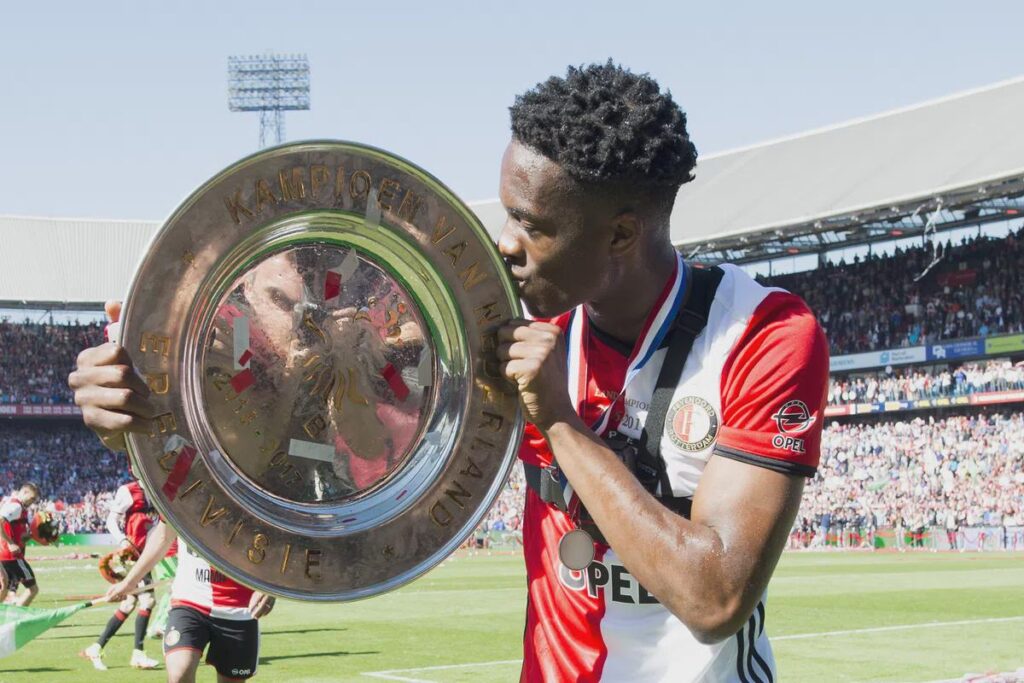 Viervoudig international Terence Kongolo (32) stopt met voetballen.