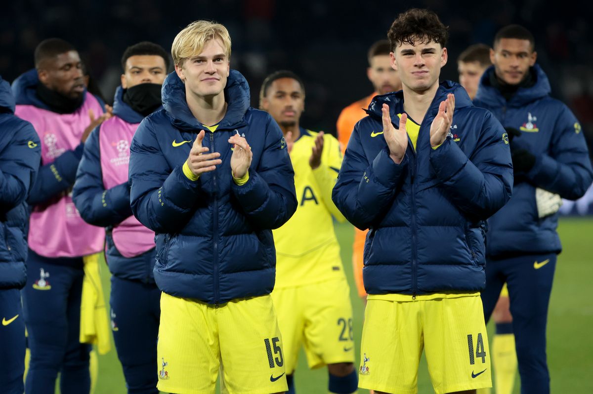 Lucas Bergvall, Archie Gray of Tottenham salute the supporters following the UEFA Champions League 2025/26 League Phase MD5 football match between Paris Saint-Germain (PSG) and Tottenham Hotspur