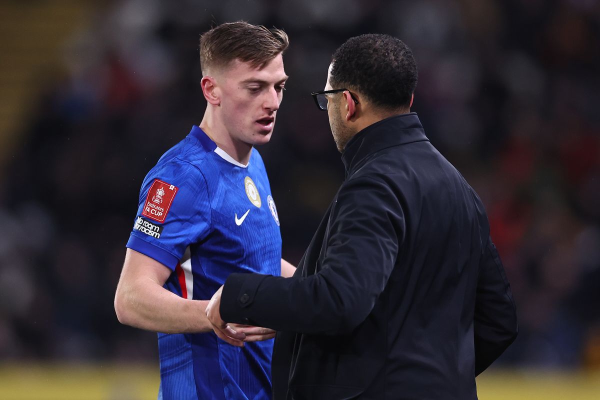 Liam Delap with Chelsea boss Liam Rosenior 