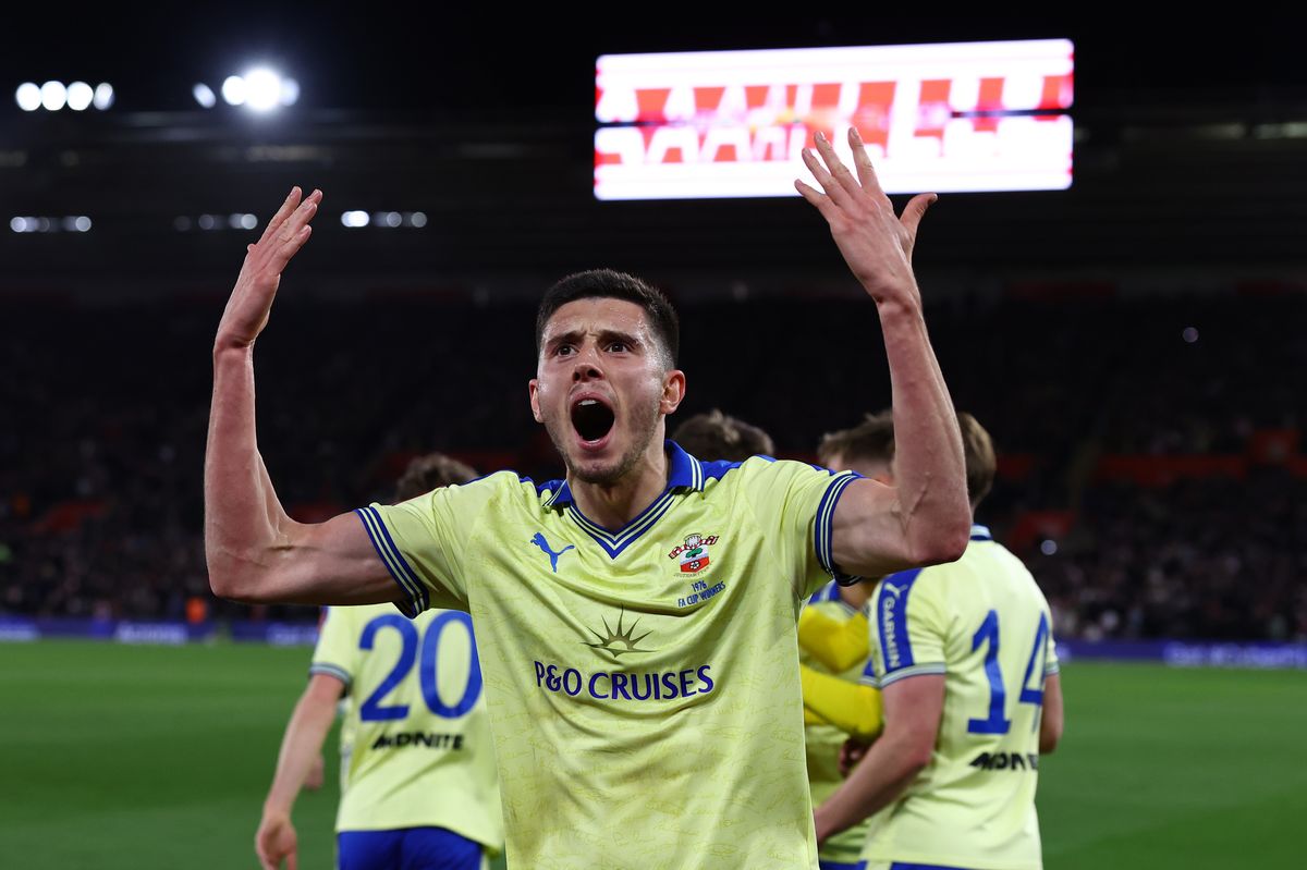 SOUTHAMPTON, ENGLAND - APRIL 04: Ross Stewart of Southampton celebrates after putting his team up 1-0 during the Emirates FA Cup Quarter Final match between Southampton and Arsenal on April 04, 2026 in Southampton, England. (Photo by Matt Watson/Southampton FC via Getty Images)
