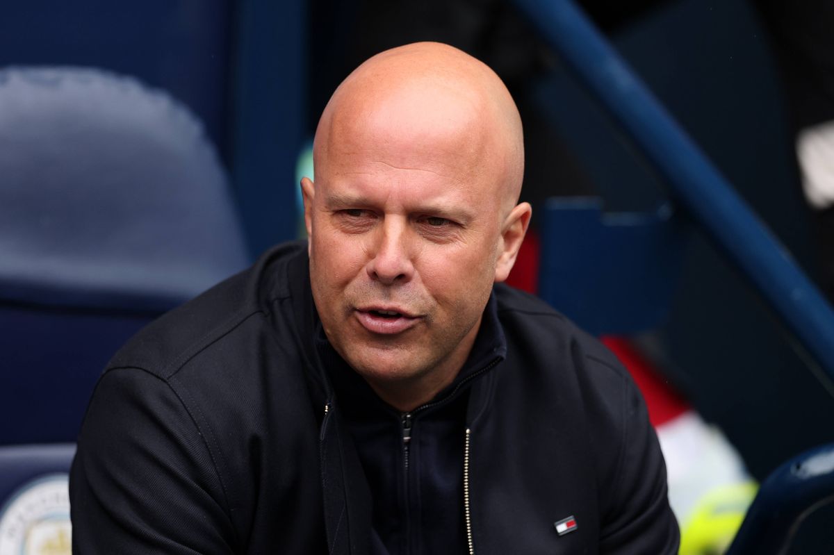 MANCHESTER, ENGLAND - APRIL 04: Arne Slot, Manager of Liverpool, looks on prior to the Emirates FA Cup Quarter Final match between Manchester City and Liverpool at Etihad Stadium on April 04, 2026 in Manchester, England. (Photo by Michael Regan/Getty Images)