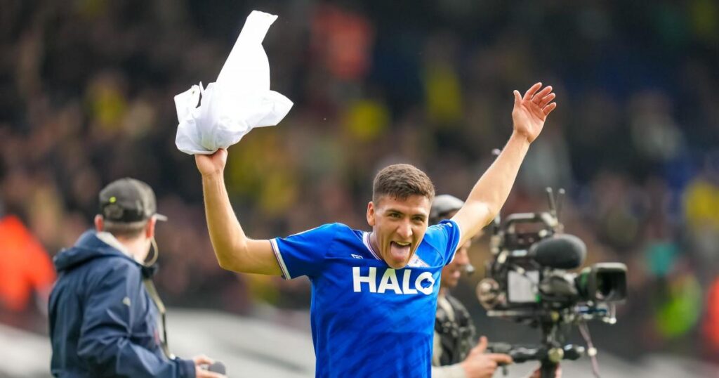 Norwich City v Ipswich Town: Dara O'Shea on Marcelino Nunez