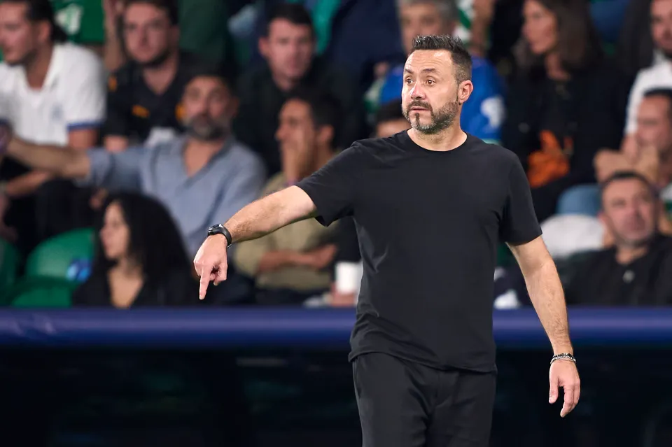 Roberto De Zerbi, Head Coach of Olympique de Marseille reacts during the UEFA Champions League 2025/26 League Phase MD3 match between Sporting Clube de Portugal and Olympique de Marseille