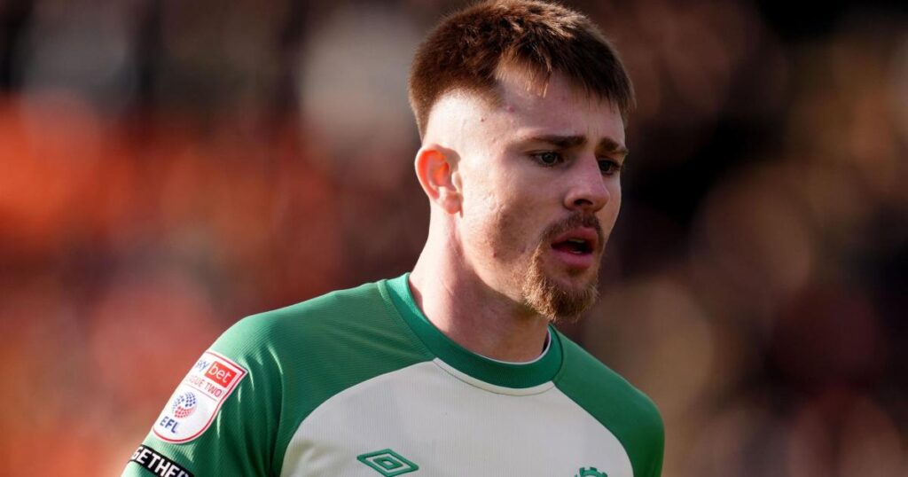 Swindon earn last-gasp draw at Cambridge