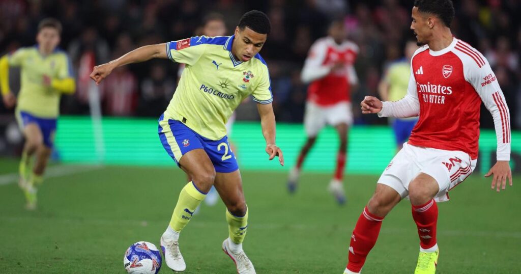 Man United and Everton reportedly tracking Southampton midfielder