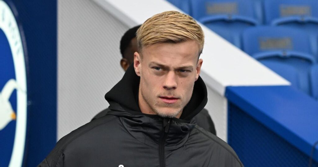 Brighton and Jan Paul van Hecke to discuss his future