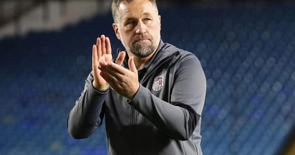 David Artell salutes ‘terrific’ Grimsby victory at Cambridge