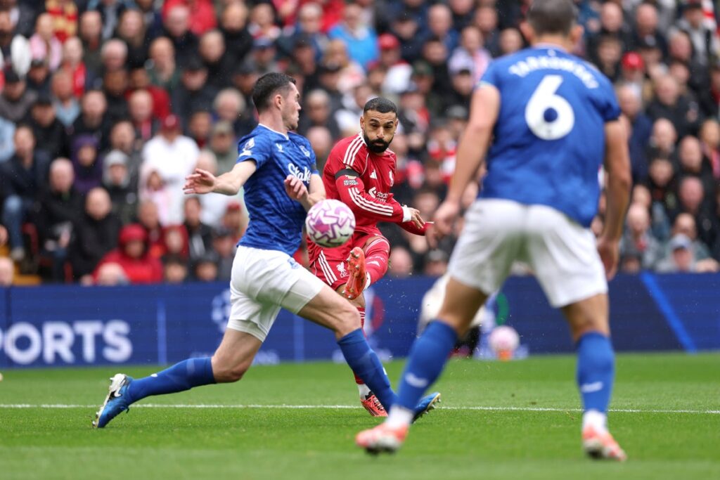 Everton v Liverpool LIVE: Team news as Slot makes major call on Ekitike replacement for historic Merseyside derby