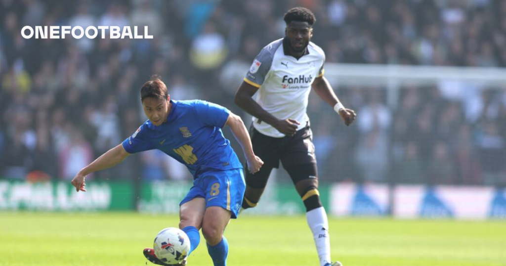 Patrick Agyemang suffers injury scare at Derby County amid Leeds United link