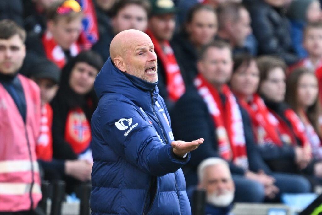 [VG] Norwegian national team manager Ståle Solbakken confirms minor setback for Odegaard, "A small setback. I think he'll be back on the pitch before long,"