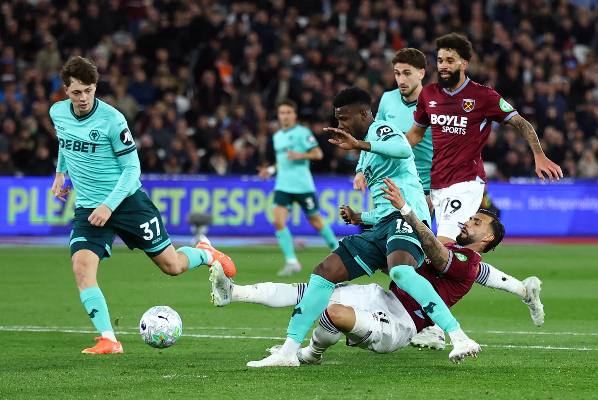 West Ham United's Valentin Castellanos scores their second goal against Wolverhampton Wanderers.