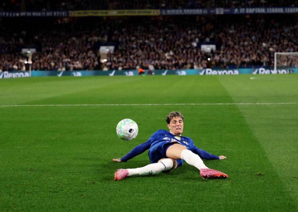 Alejandro Garnacho didn’t have a shot, create a chance or complete a take-on in the first half vs. Manchester United. He also lost the majority of duels he contested and lost possession 4 times.