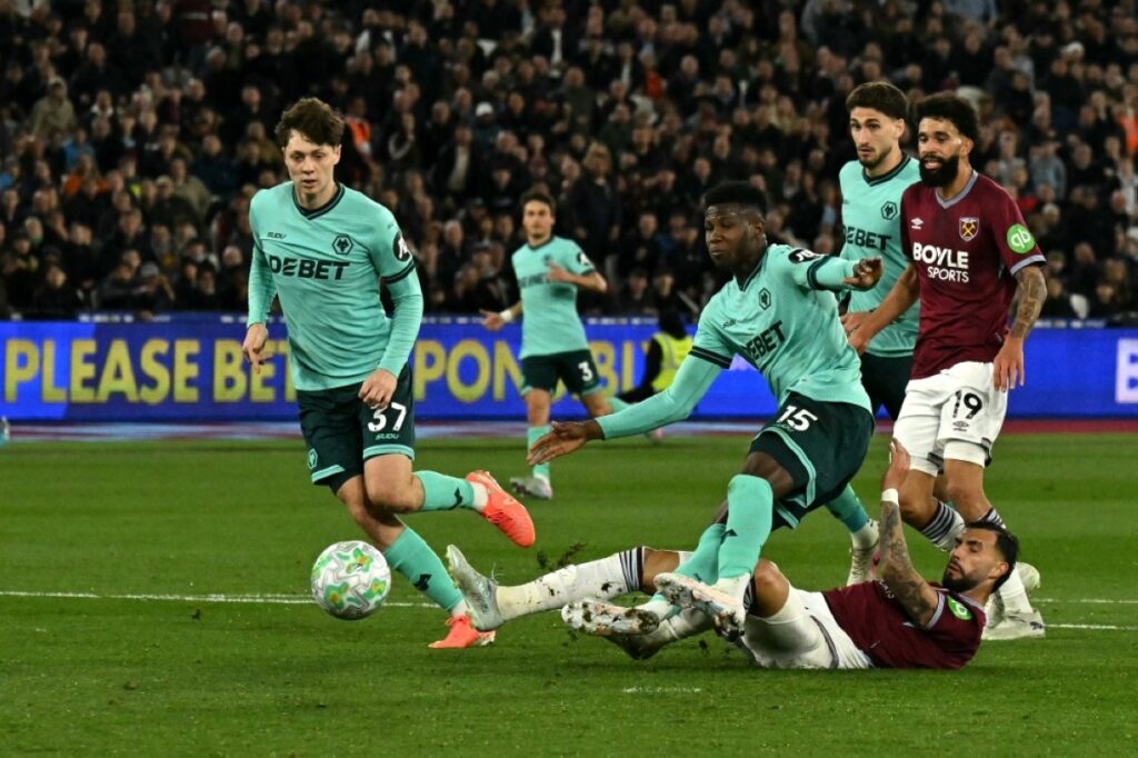 West Ham sink Wolverhampton to climb out of relegation zone