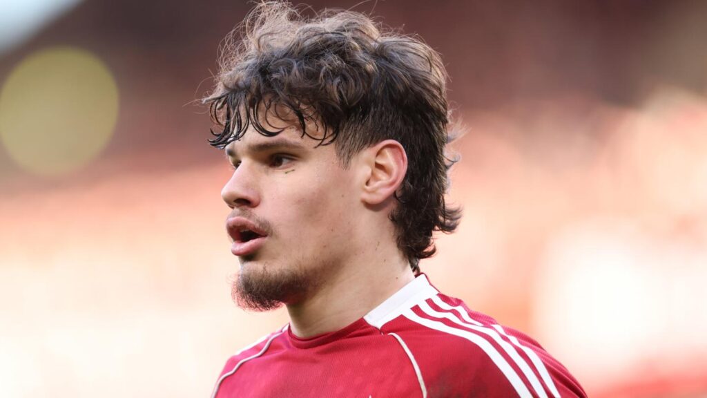 Milos Kerkez on LFC responsibility, 'legend' Robertson and Salah thanks