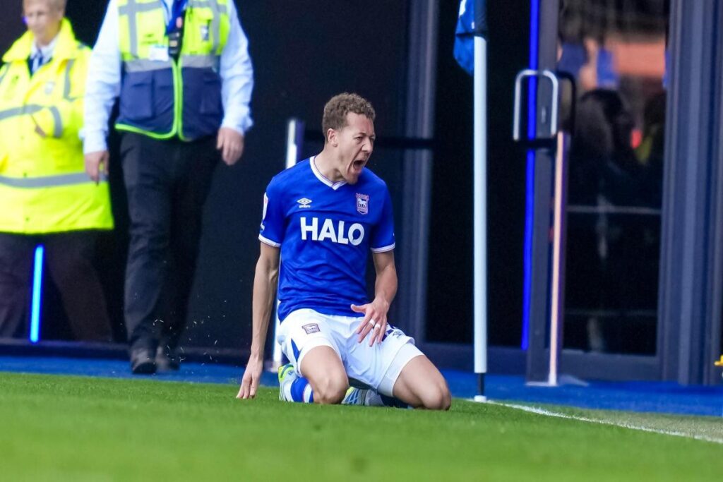 'He's come and picked me up' - McAteer reveals pep talk which helped him score winner