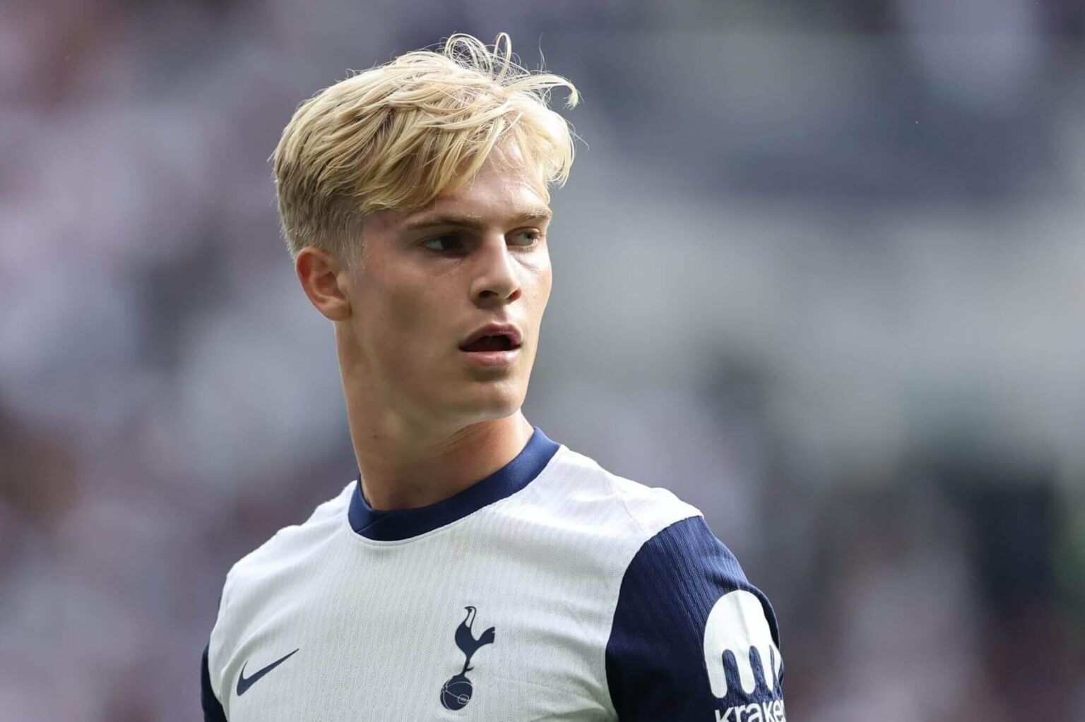 Swedish media are reporting that Aston Villa and Chelsea tried to buy Bergvall during the winter transfer window