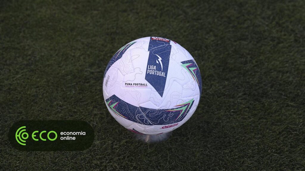 Centralização dos direitos televisivos no futebol vai ‘rolar’ à mesa da Liga de clubes