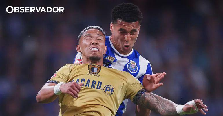 Sporting apresenta queixa por alegada cuspidela de Alberto no Porto - Famalicão