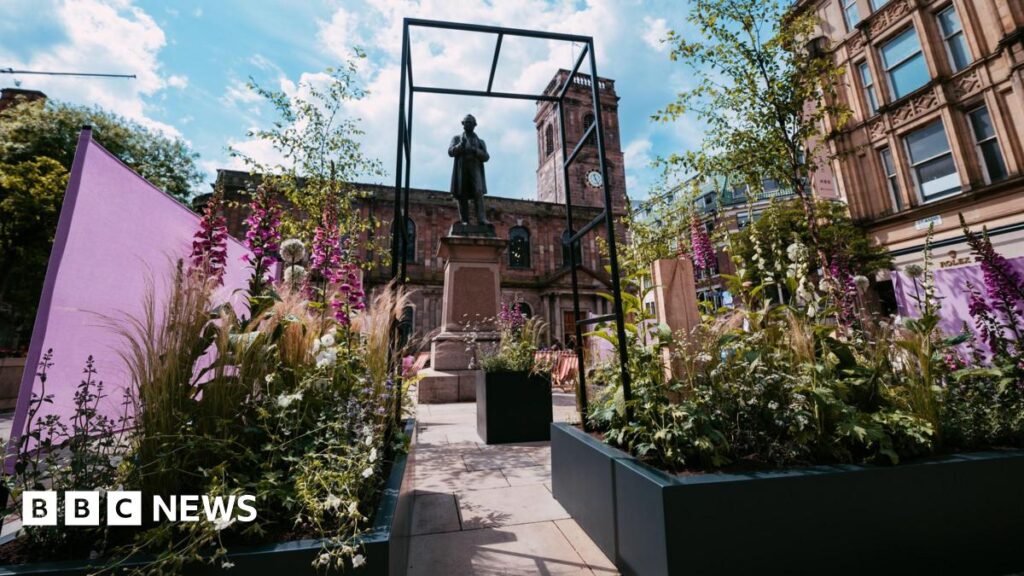 Why flower displays will take over Manchester city centre in May