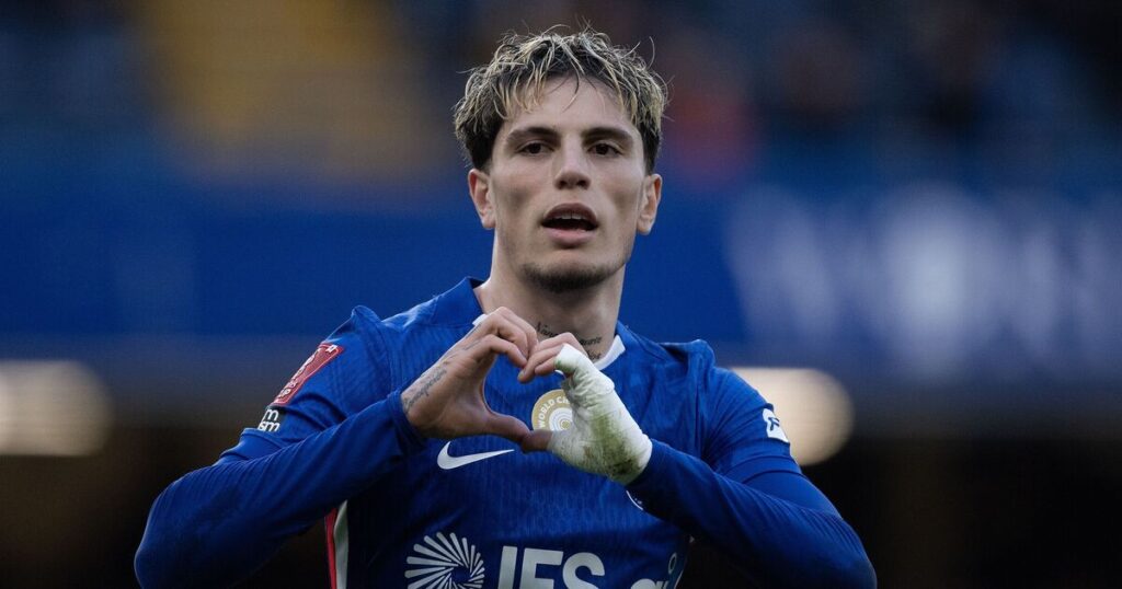 Garnacho makes Man Utd confession as Chelsea star shows true colours