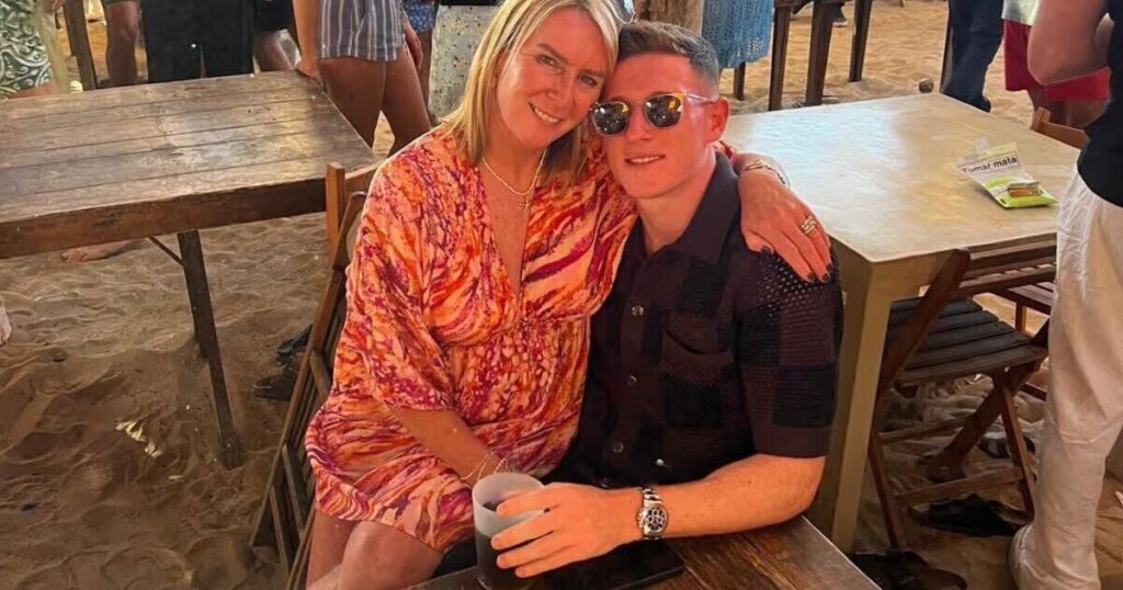 Elliot Anderson's emotional tribute to his mum after devastating death