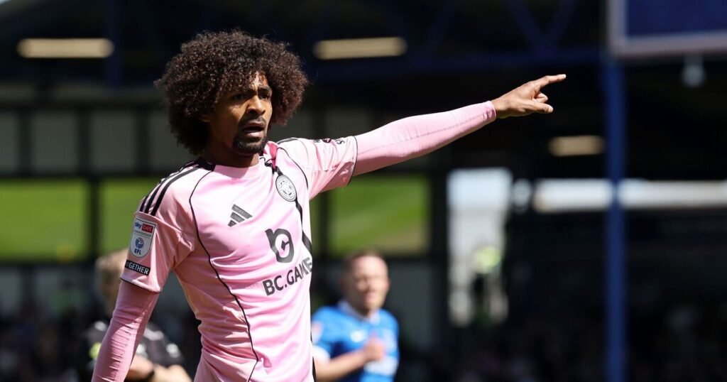 Leicester star explodes at referee and crowd as in Championship match