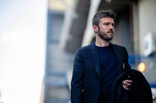 Michael Carrick of Manchester United arrives ahead of the Premier League match between Chelsea and Manchester Un