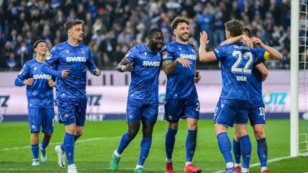 Zweitliga-Abstiegskampf: KSC dreht Partie und lässt Bielefeld zittern