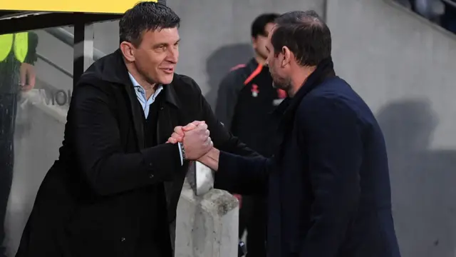 Sergej Jakirovic embraces Frank Lampard