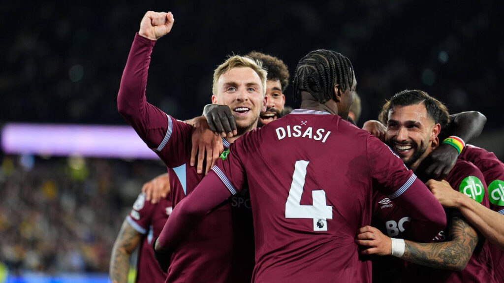 West Ham thump Wolves to dump Tottenham into the bottom three