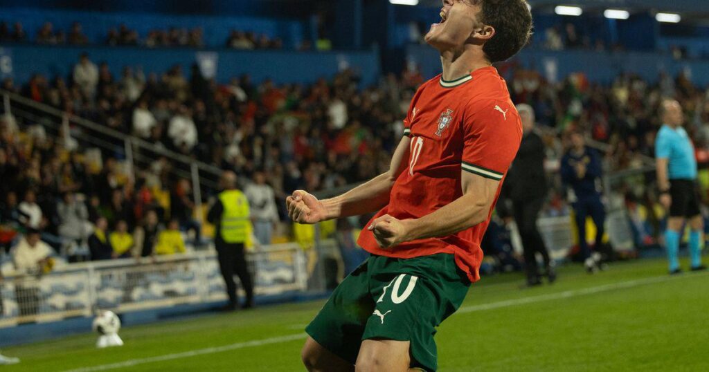 Selecionador elogia Banjaqui e rende-se a Gonçalo Moreira: «É acima da média» | A Bola