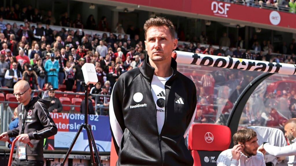 Klose sieht Fortschritte beim 1. FC Nürnberg: "Ich lasse mir die Saison nicht zerreden! Ich sehe die Entwicklung jeden Tag. Und da bin ich ehrlich genug zu mir. Wenn es so wäre, dann wäre ich der Erste, der sagt: ‚Ihr habt völlig recht‘."