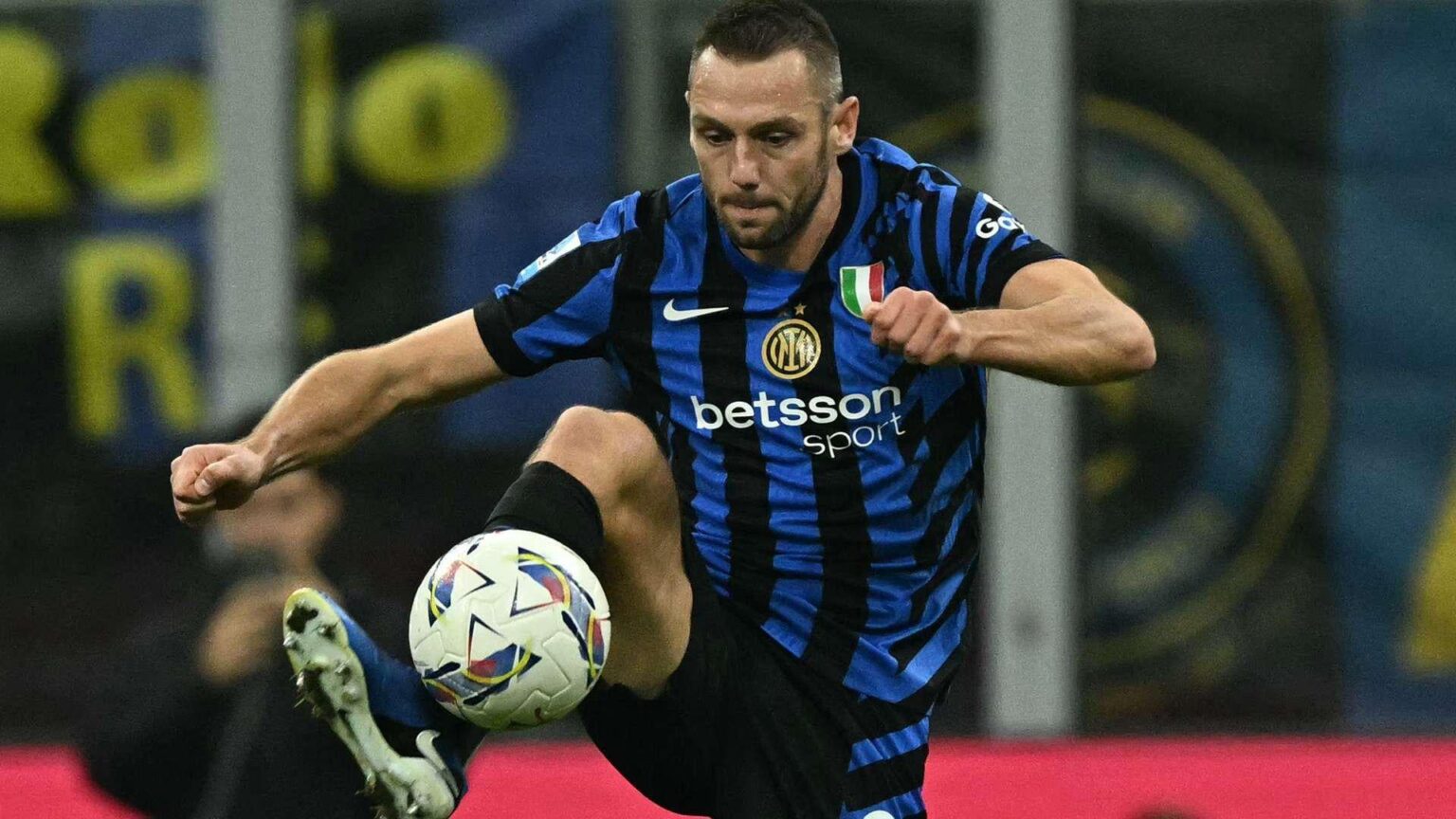 It would be a big shame if we'd lose de vrij as a sub for next season