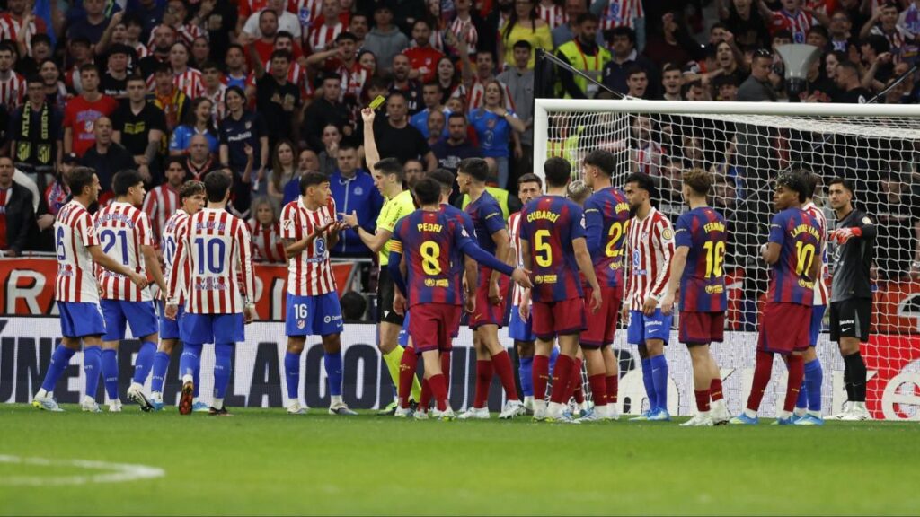 [Hector Coca] Eleven players are at risk of suspension for the next game. For Barça, 4 players are a booking away from suspension: Yamal, Fermín, Martín, and Casadó. For Atlético, 7 players are a booking away: Almada, Le Normand, Lenglet, Llorente, Pubill, Ruggeri, and Simeone.