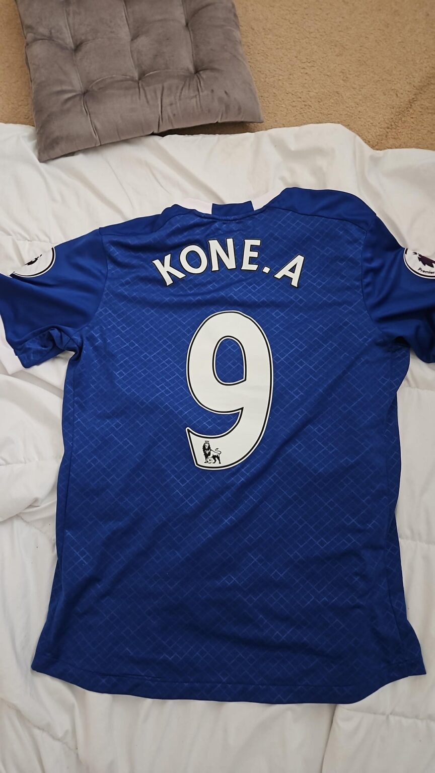 Arouna Kone jersey 😍 (Help me; matchworn?)