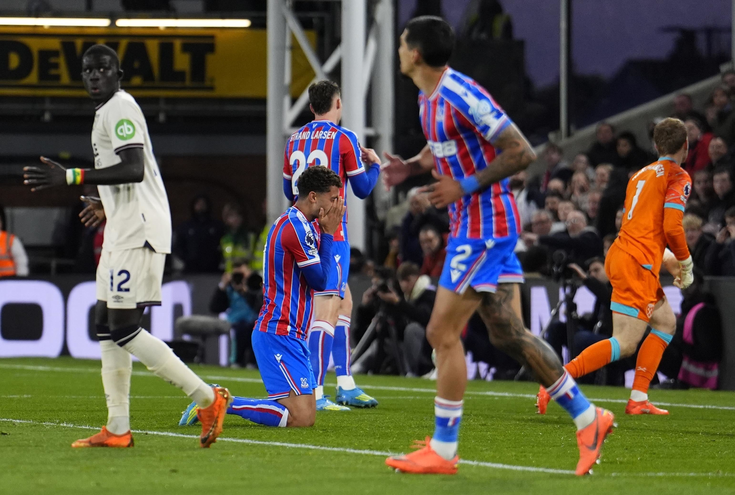 Brennan Johnson missed a good chance for Palace