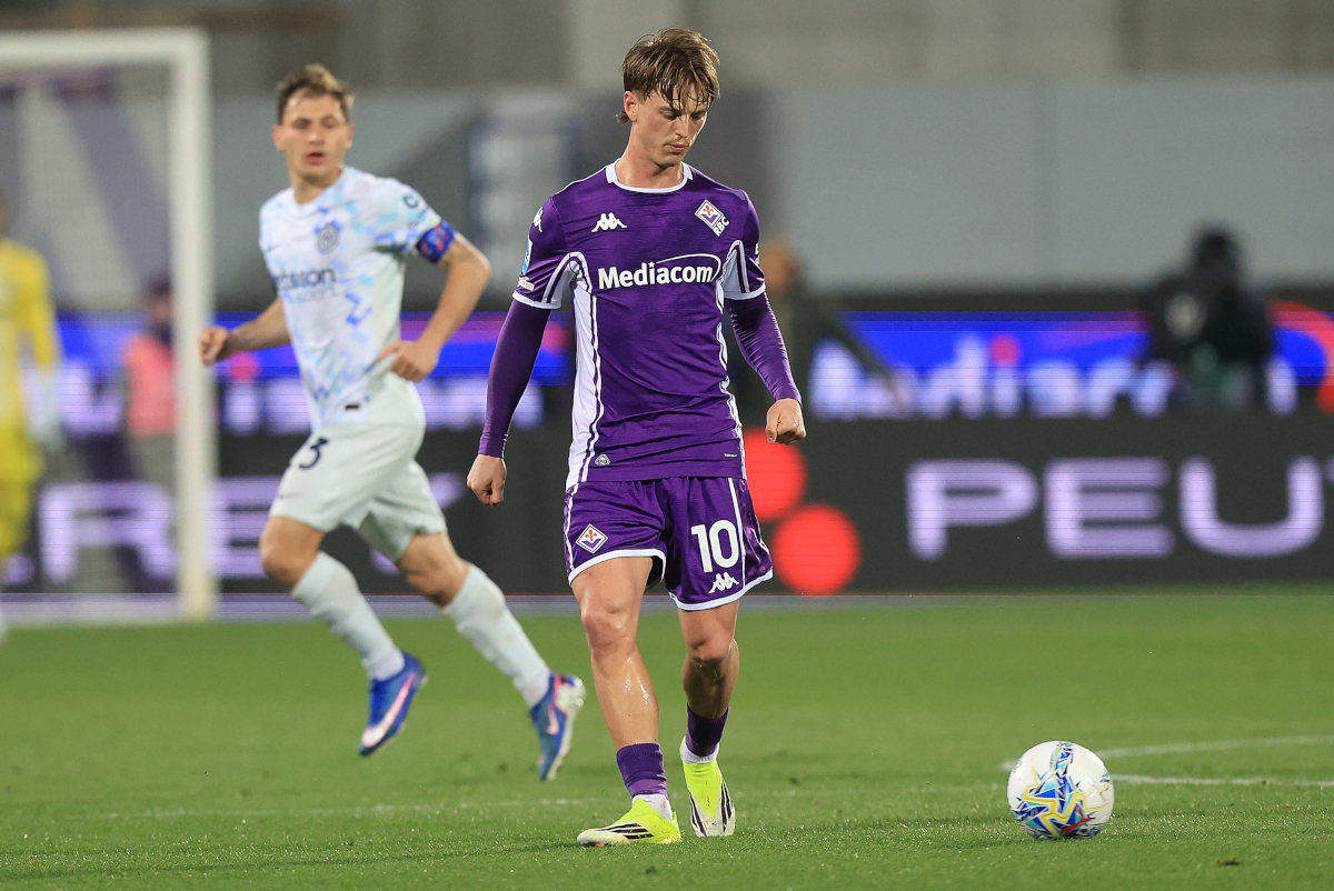 FLORENCE, ITALY - MARCH 22: Albert Gudmundsson of ACF Fiorentina in action during the Serie A match between ACF Fiorentina and FC Internazionale at Artemio Franchi on March 22, 2026 in Florence, Italy. (Photo by Gabriele Maltinti/Getty Images)