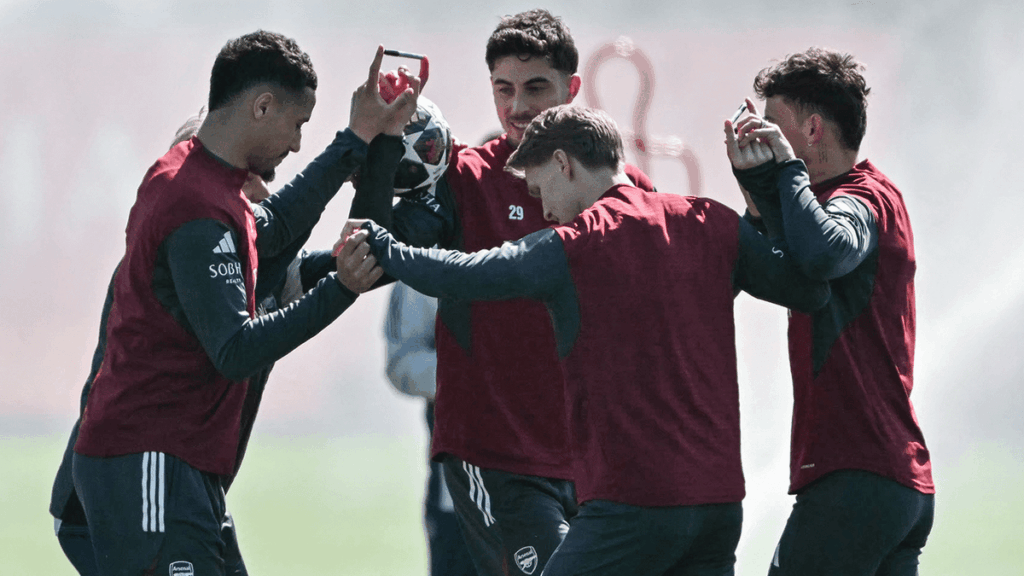 Fans mock bizarre Arsenal training drill involving a pen after Southampton loss