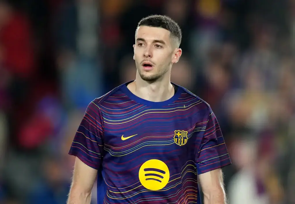 Barcelona star Marc Cascado warms up before a game