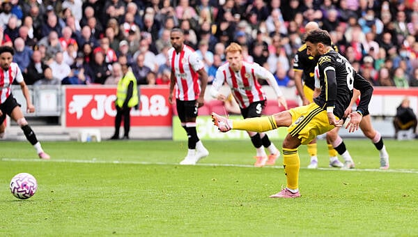 More penalty misery for Manchester United and Bruno Fernandes in Brentford loss - We are WLR FM