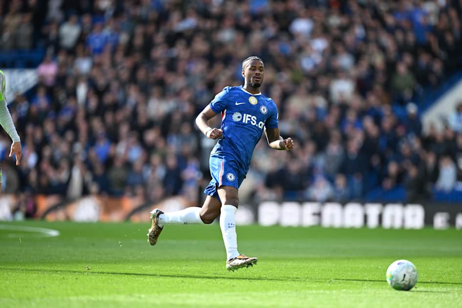 Jorrel Hato pinpoints where the game got away from Chelsea