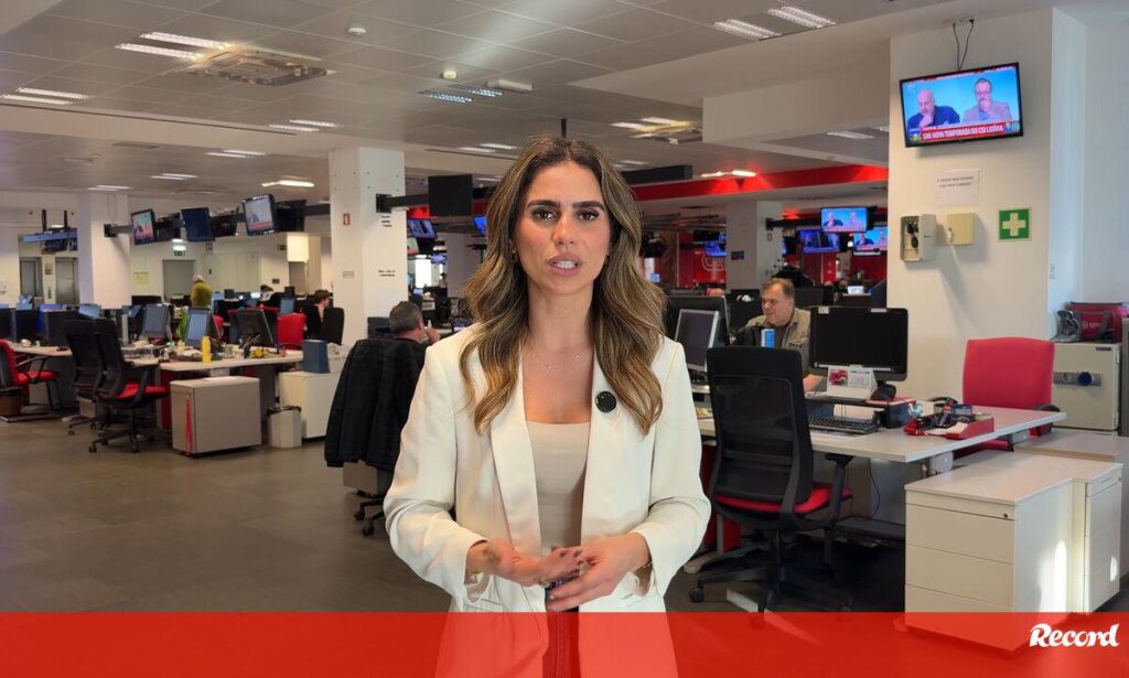 [Record, Portugal] Manchester United are considering making a proposal for Benfica left-back Samuel Dahl (23) this summer. United have watched more than 10 times this season and the conclusion is positive. They appreciate his robustness and versatility in different systems and positions at Benfica.